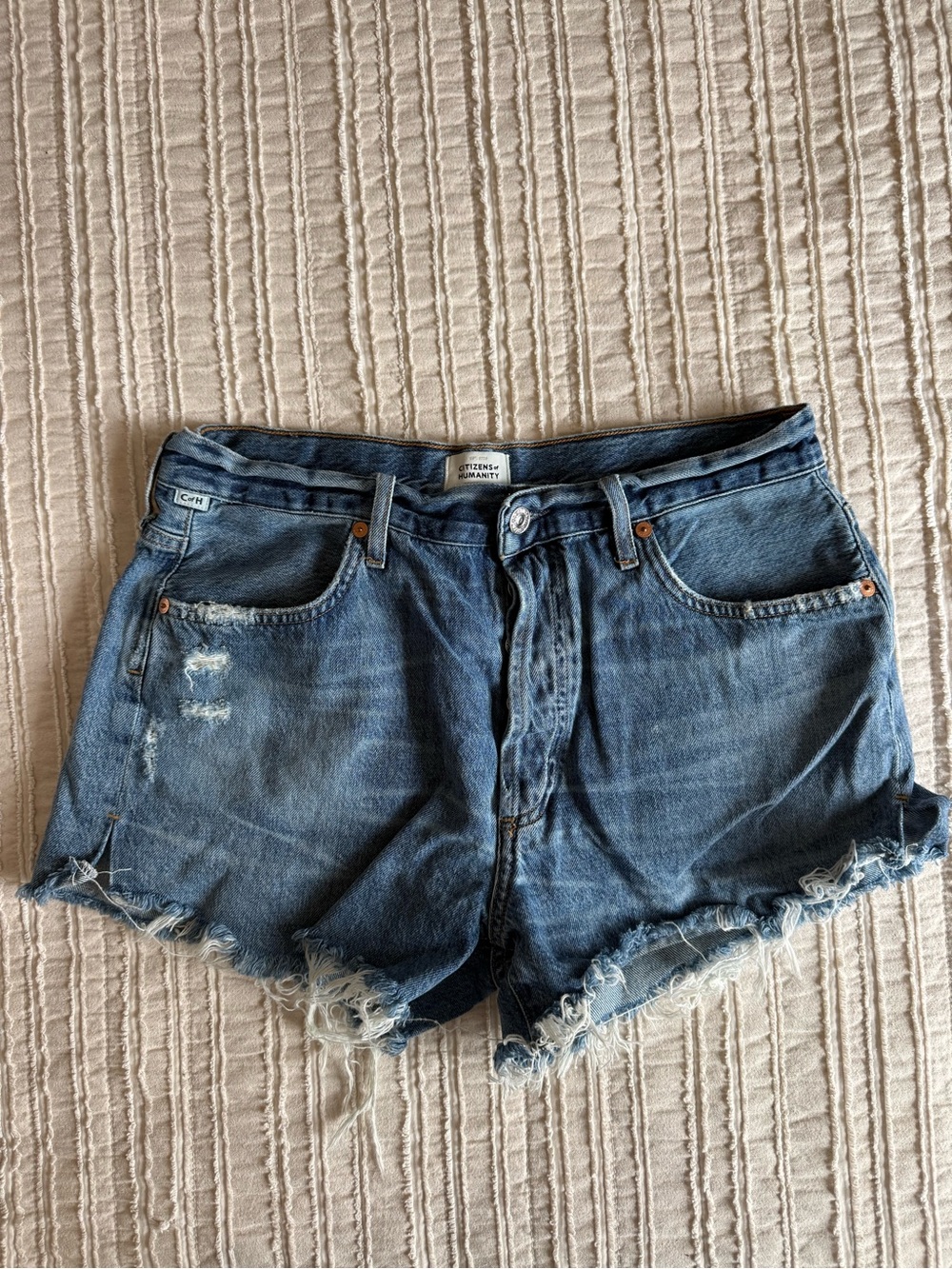 Citizens of humanity denim jean shorts button fly boho western raw hem size 29
